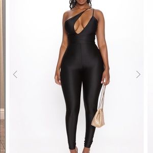 Fashion nova black one shoulder cut out jumpsuit